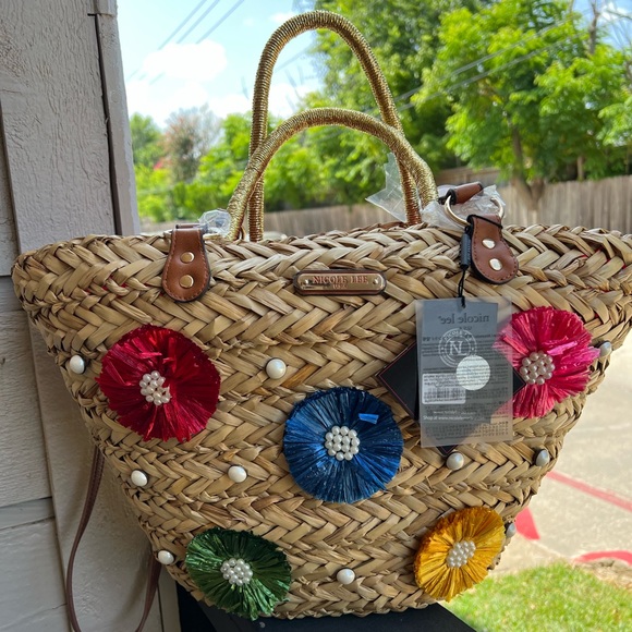 Cute straw bag with Pearl details - Picture 1 of 6